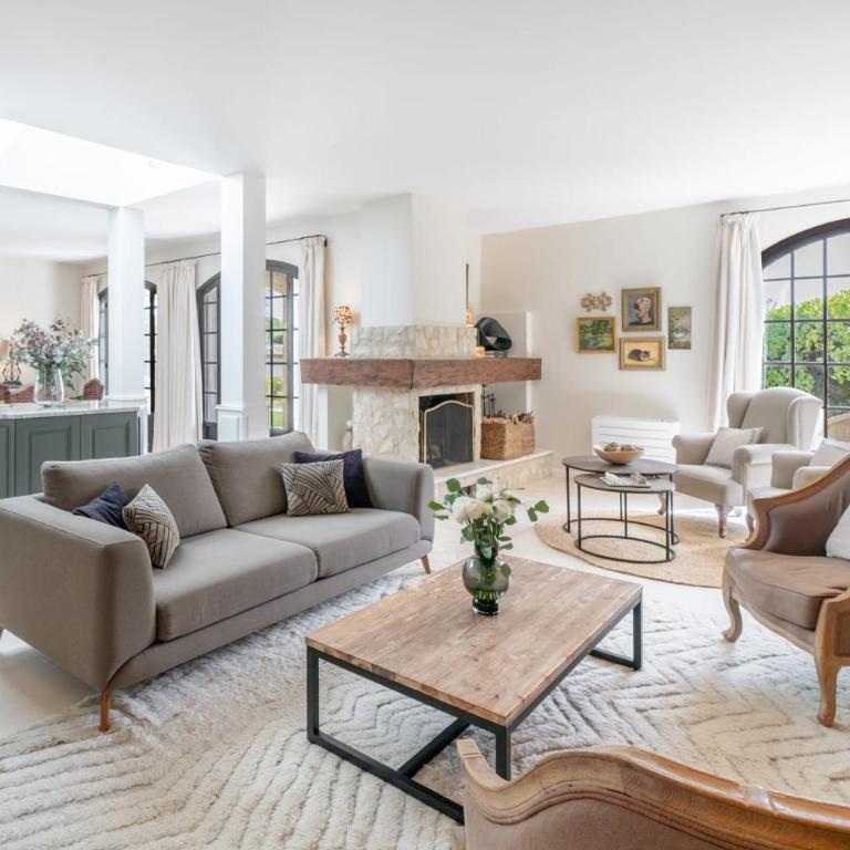 Authentic villa with swimming pool in La Colle-sur-Loup - Villa avec Piscine Privée - 2
