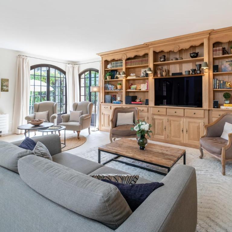Authentic villa with swimming pool in La Colle-sur-Loup - Villa avec Piscine Privée - 7