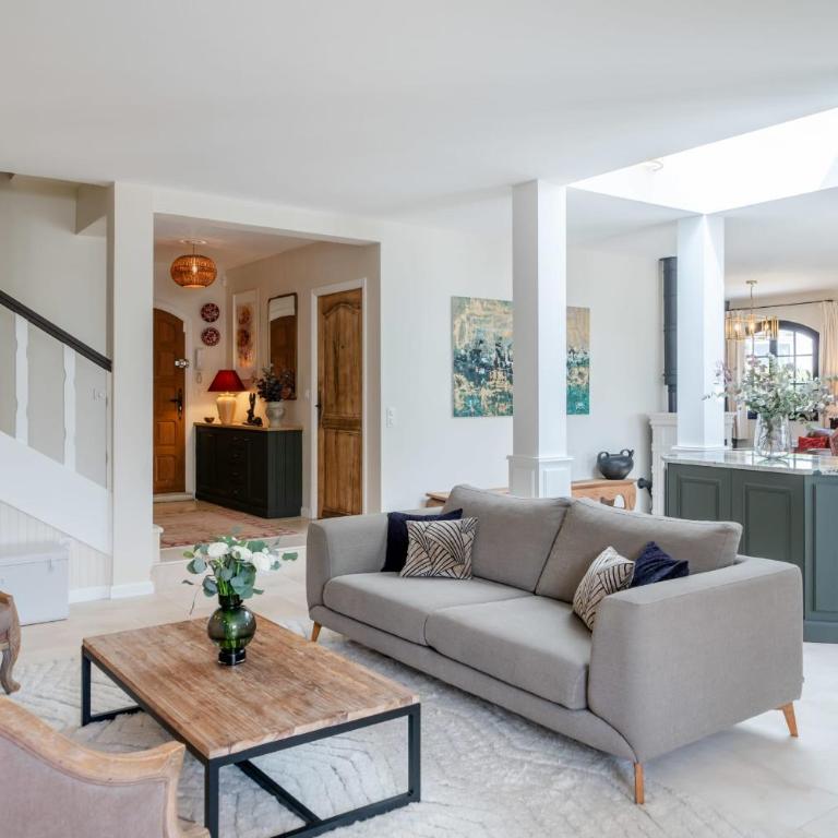 Authentic villa with swimming pool in La Colle-sur-Loup - Villa avec Piscine Privée - 11