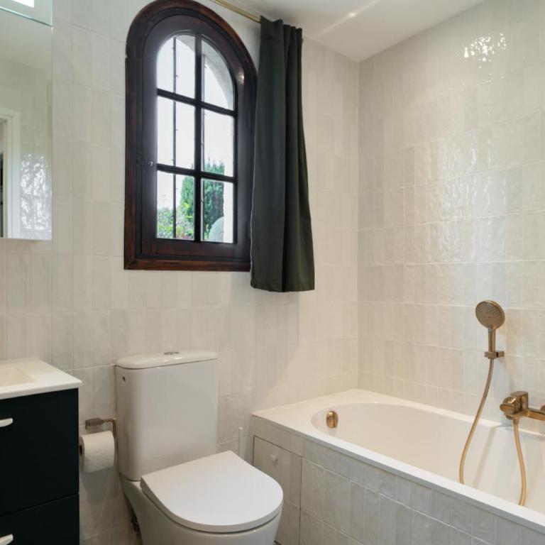 Authentic villa with swimming pool in La Colle-sur-Loup - Villa avec Piscine Privée - 26