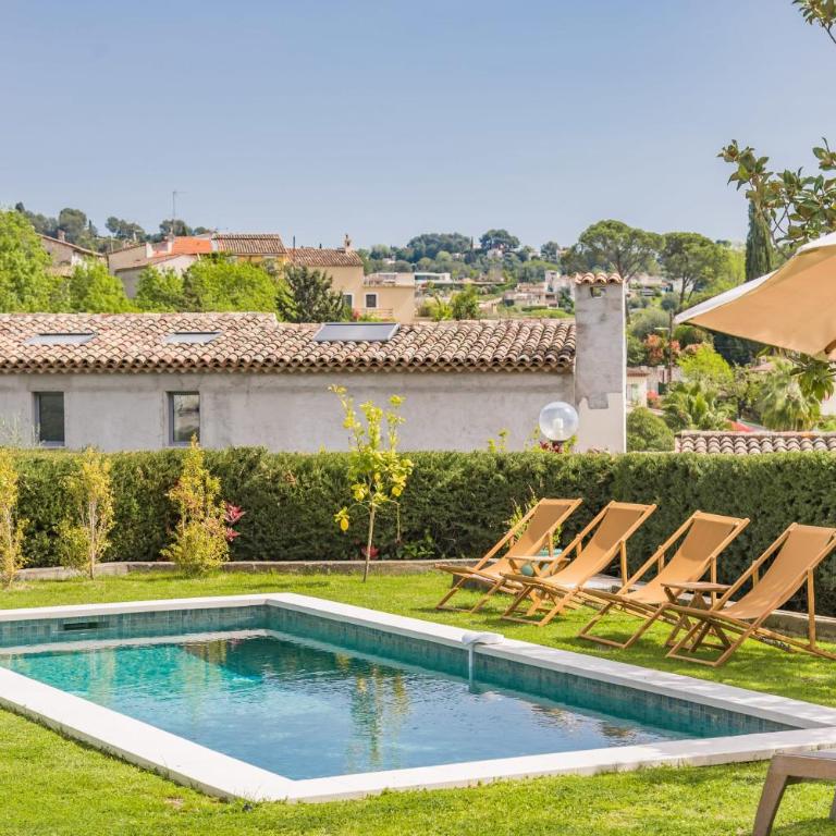 Authentic villa with swimming pool in La Colle-sur-Loup - Villa avec Piscine Privée - 40