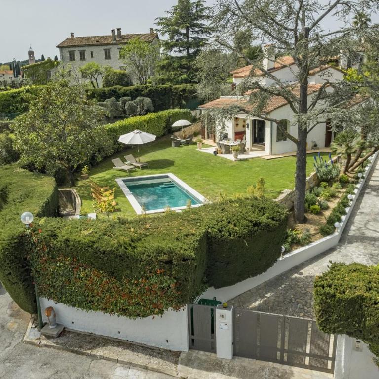 Authentic villa with swimming pool in La Colle-sur-Loup - Villa avec Piscine Privée - 47
