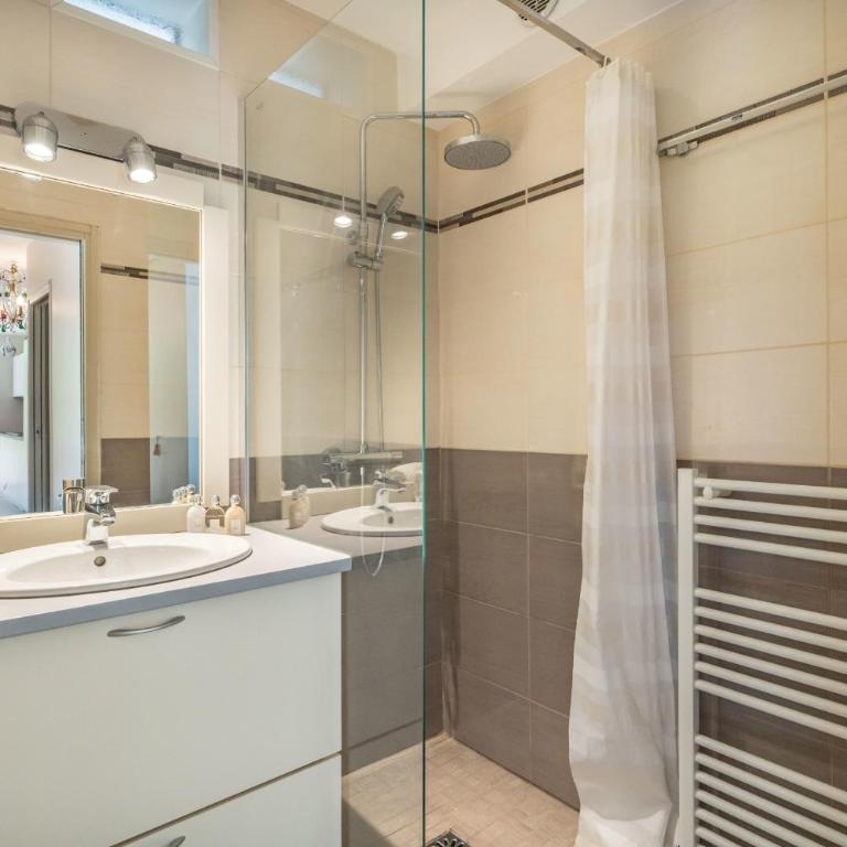 Pleasant 2 bedroom with large terrace - Appartement - 8