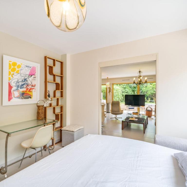 Pleasant 2 bedroom with large terrace - Appartement - 10