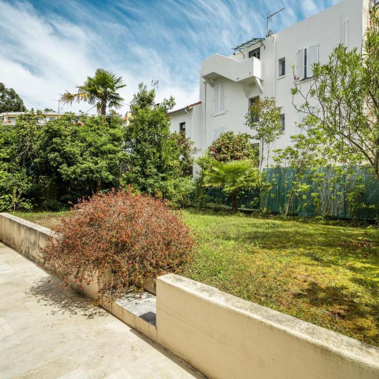 Pleasant 2 bedroom with large terrace - Appartement - 17