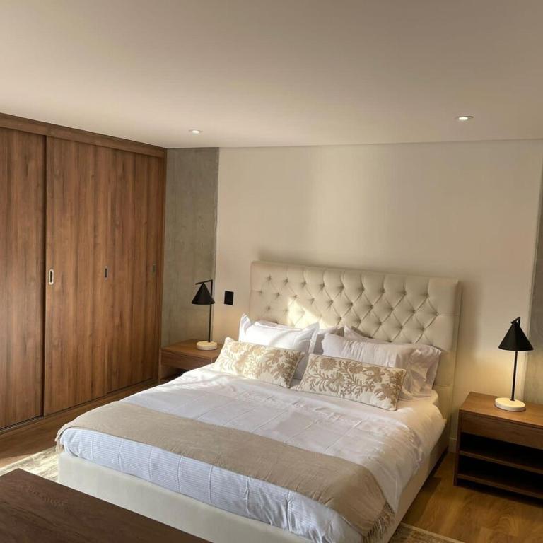 Loft poblado con parqueadero - One-Bedroom Apartment - 2