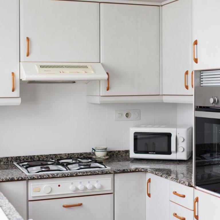 FLORIT FLATS - Apartment Torres de Quart I - One-Bedroom Apartment - 13