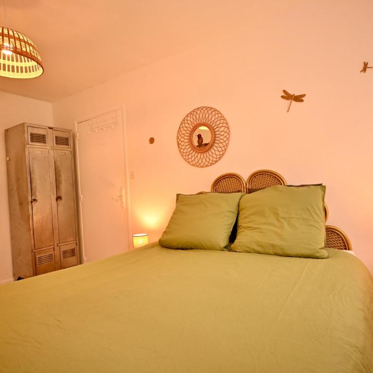 Appartement Centre Historique Cheminée, Mur en Pierre & Déco Jungle - L'ÉCRIN BRETON - Appartamento con 1 Camera da Letto - 6