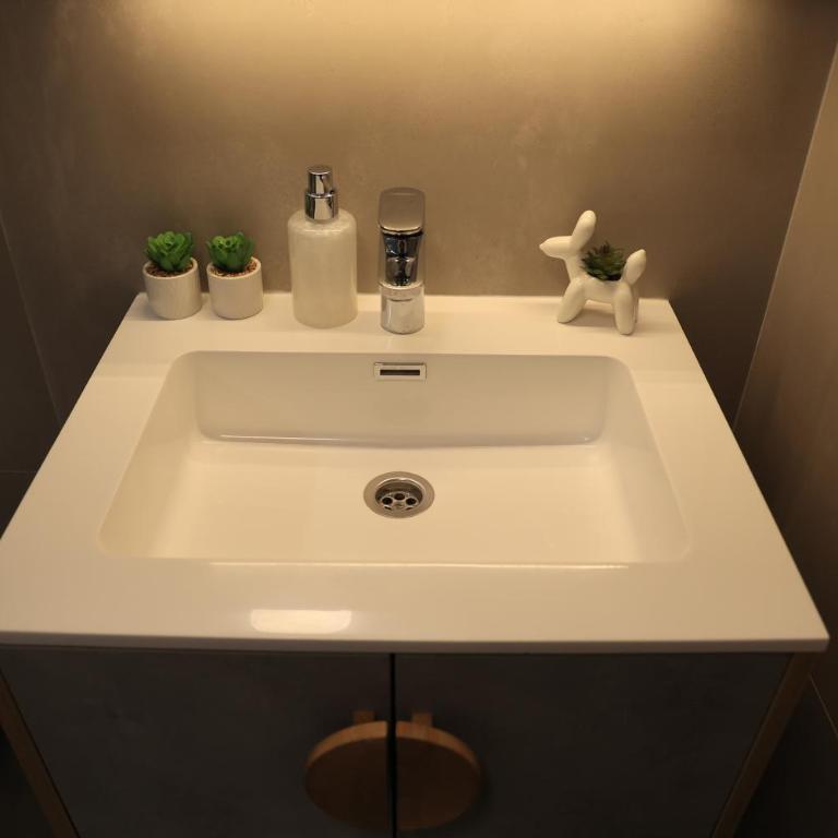 Heaven Luxury Stay - Prime Location with Free Parking - Apartman sa 1 Spavaćom Sobom - 25