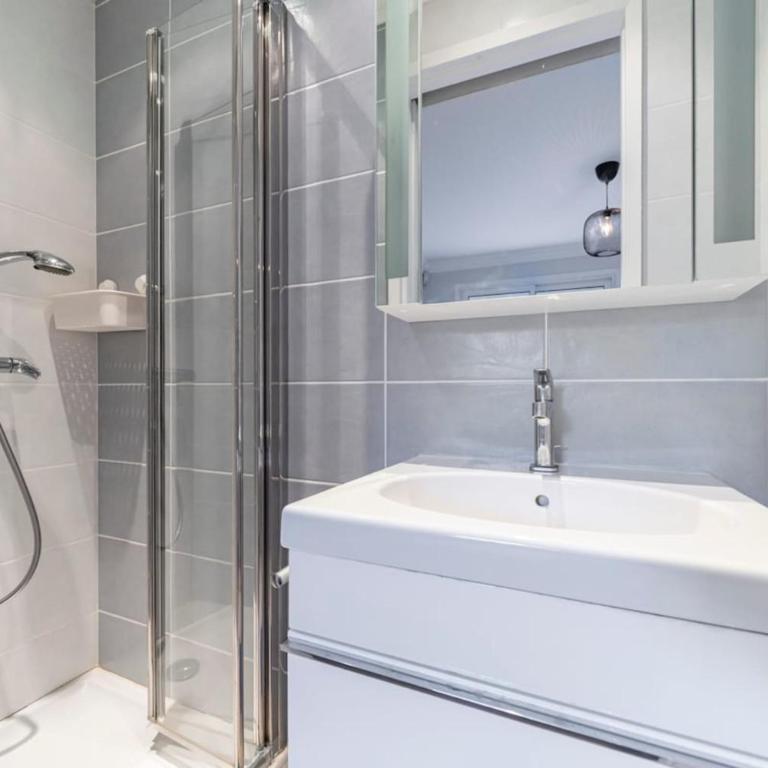 Brand new 3 bedrooms heart of Cannes - Appartement - 33