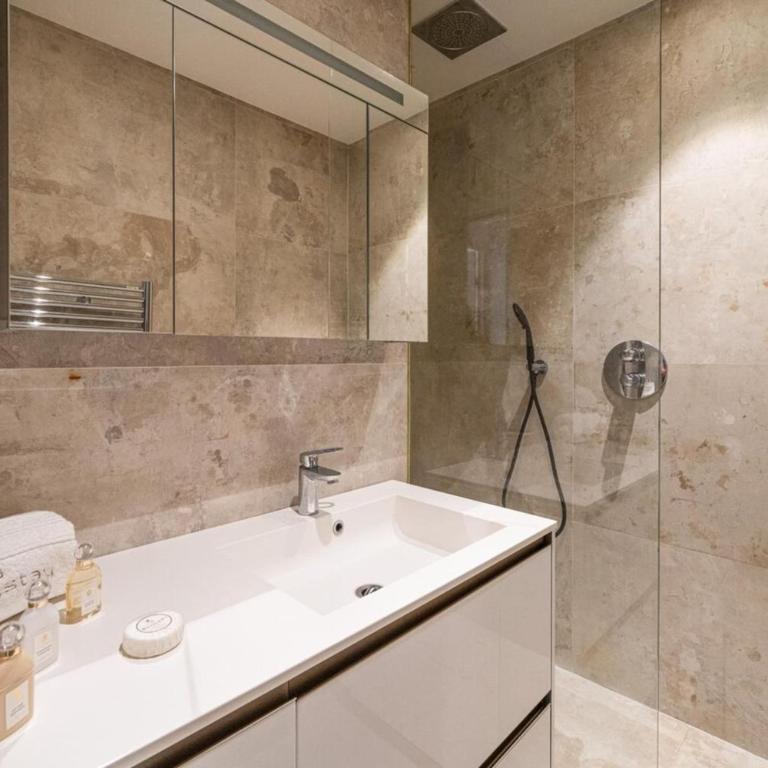 Wonderful 2 bedroom in the old Suquet - Appartement - 16