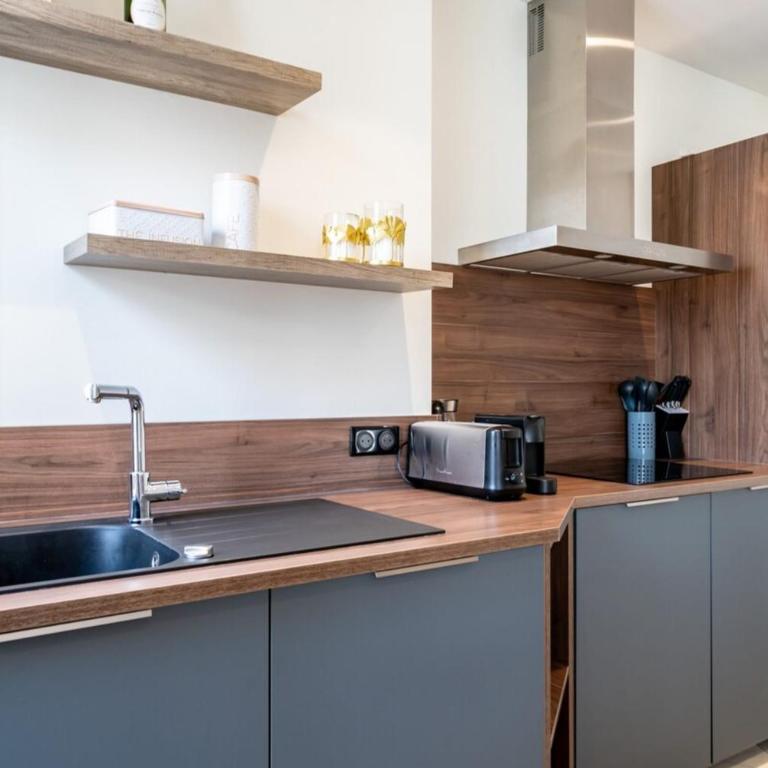 Pleasant 2 bedroom in the heart of Cannes - Apartment - 4
