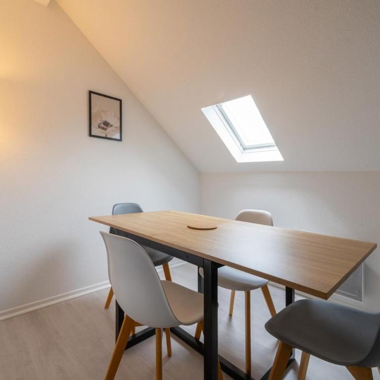Très bel appartement proche centre Stationnement rue Gratuit - One-Bedroom Apartment - 13
