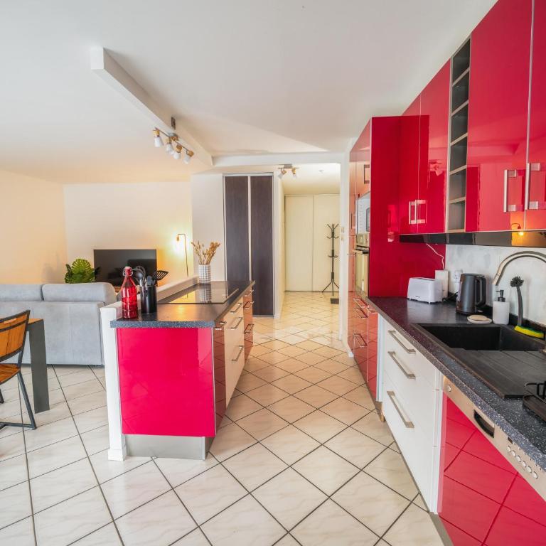T3 68m2 Garage Terrasse Gare aux portes de Genève - Appartement 2 Chambres - 1