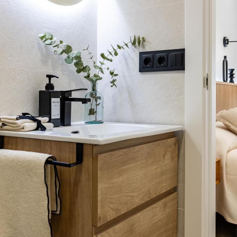 Almirante Suites A - One-bedroom Loft Apartment - 10