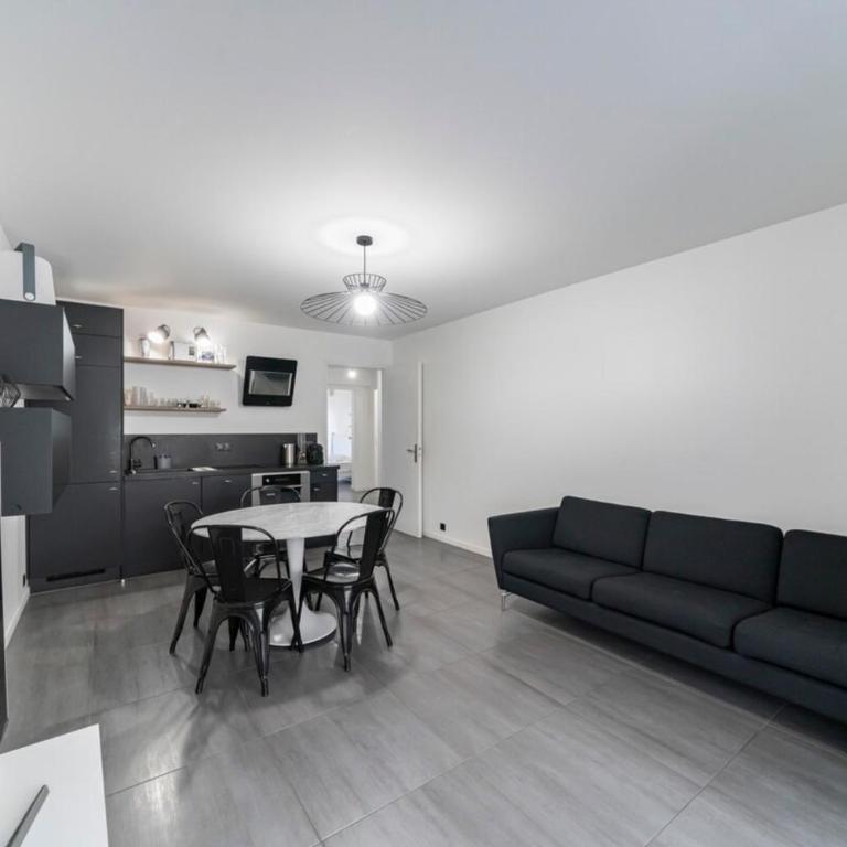 COZYSTAY - Brand new 3 bedrooms 2min walk to carlton hotel - Apartment - 12