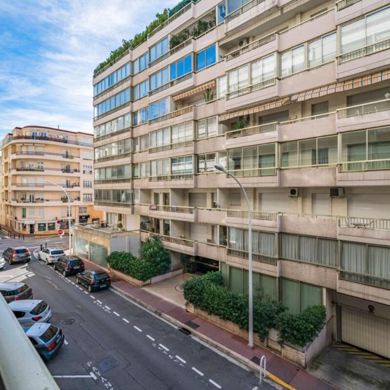 COZYSTAY - Brand new 3 bedrooms 2min walk to carlton hotel - Apartment - 30