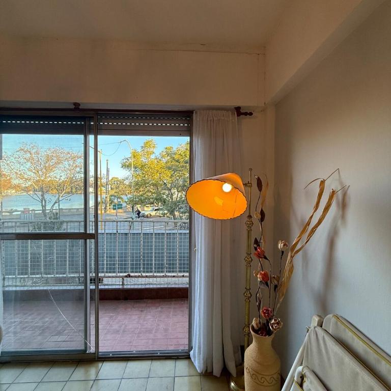 Dpto céntrico con vista al río - Apartamento de 2 dormitorios - 6