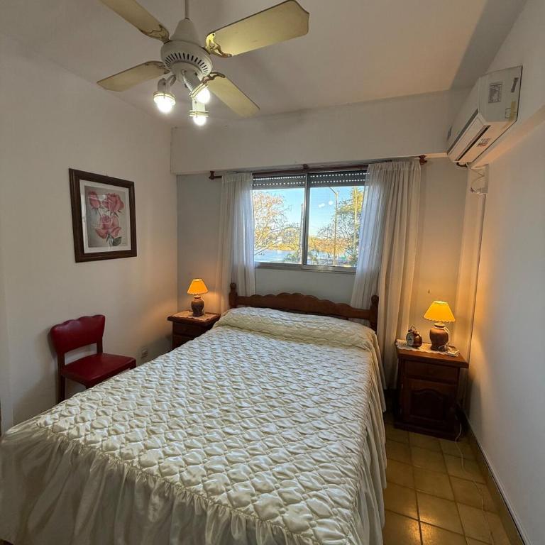 Dpto céntrico con vista al río - Apartamento de 2 dormitorios - 1
