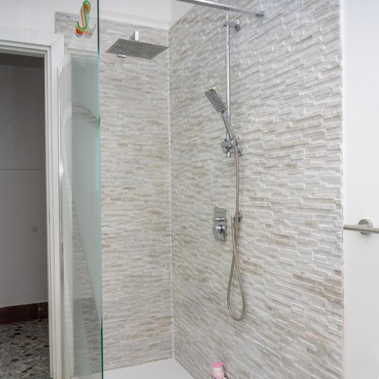 Villa Bianca con accesso diretto alla spiaggia - Villa Fronte Spiaggia - 65