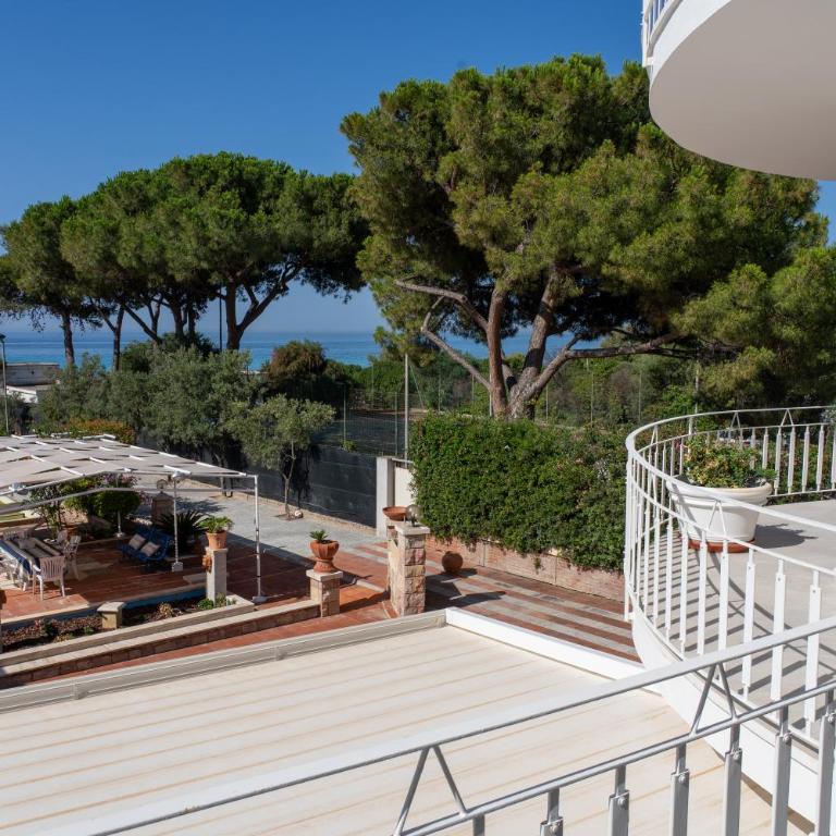 Villa Bianca con accesso diretto alla spiaggia - Villa Fronte Spiaggia - 45