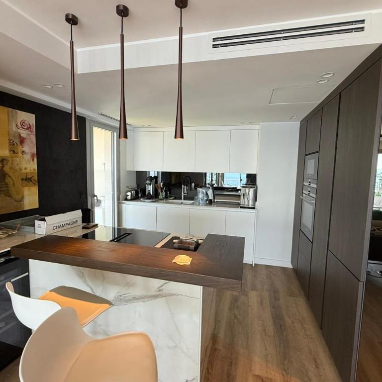Superb apartment with exceptional sea view - Appartement - 3