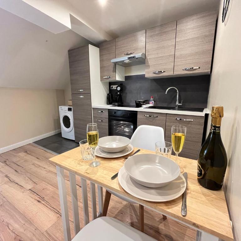 Danton confortable chaleureux proche centre-ville - Appartement 1 Chambre - 12