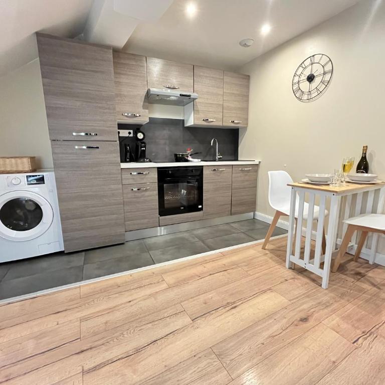 Danton confortable chaleureux proche centre-ville - Appartement 1 Chambre - 8