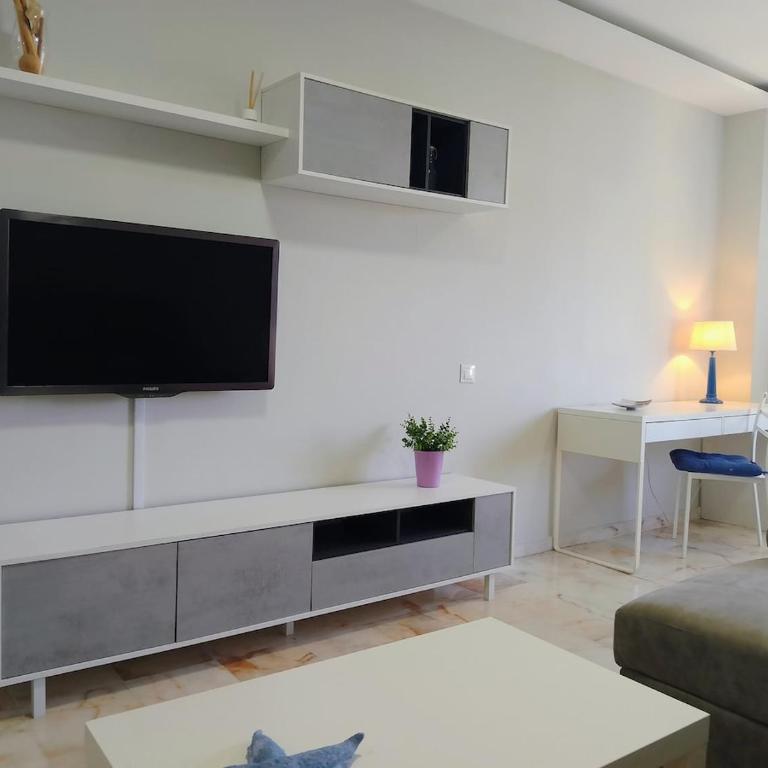 Studio with views, gardens and pool - Apartamento de 1 dormitorio - 14