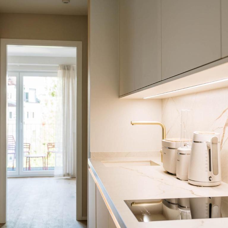 Lindgold Apartments - Superior One-Bedroom Apartment - 3