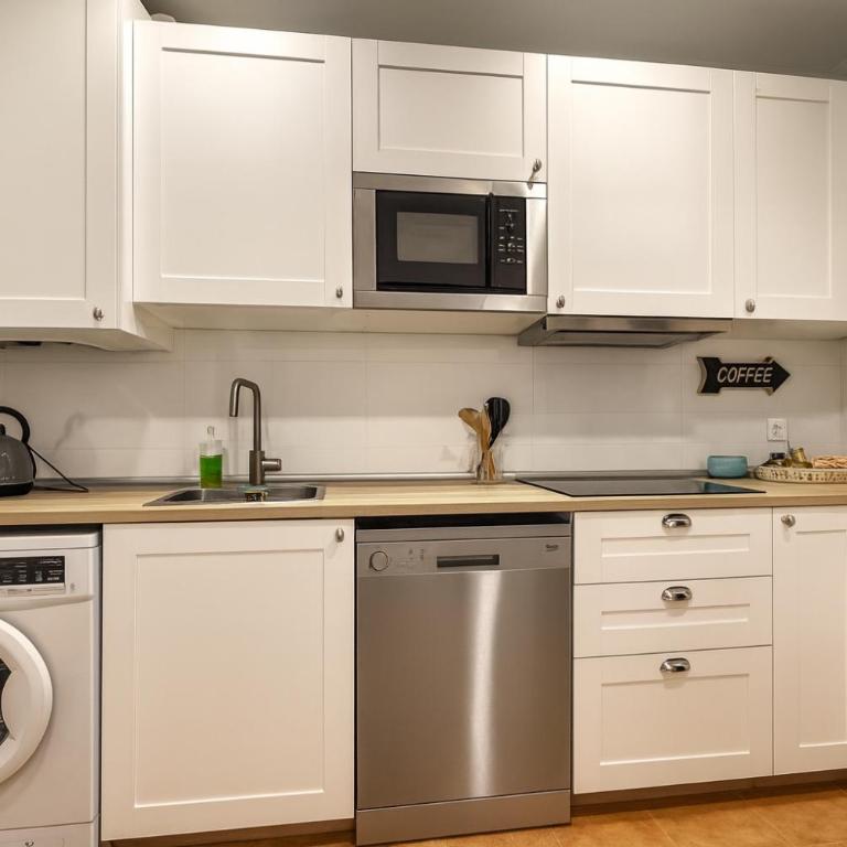 FIKA FLAT Casco Viejo PARKING 20 euro x día - Apartment - 16