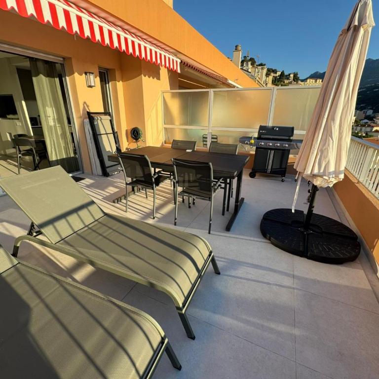 Dernier étage coeur Menton, vue mer parking privé - One-Bedroom Apartment - 4
