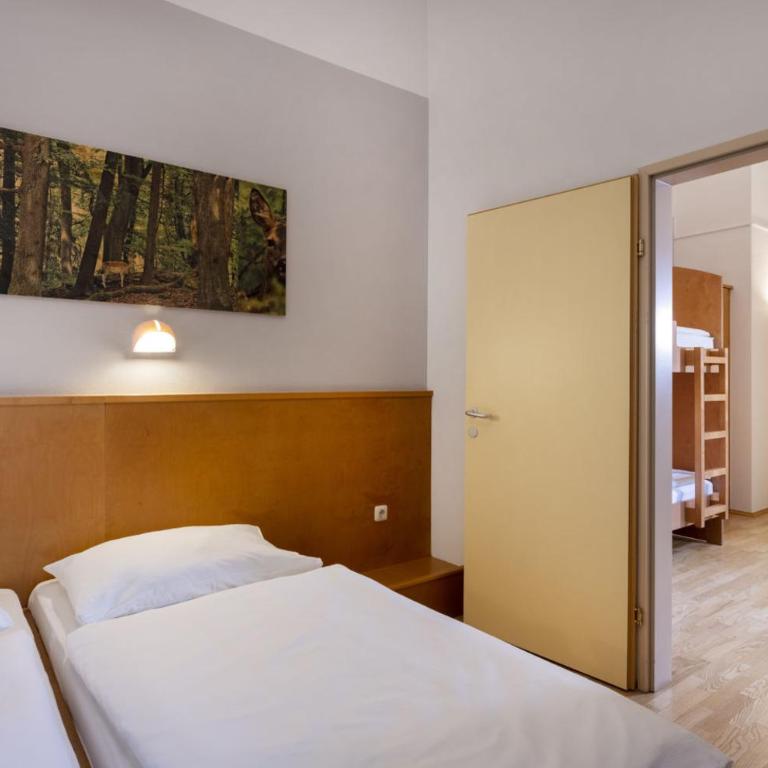 JUFA Hotel Bruck an der Mur - im Weitental - Self Check-in - Familienzimmer - 3