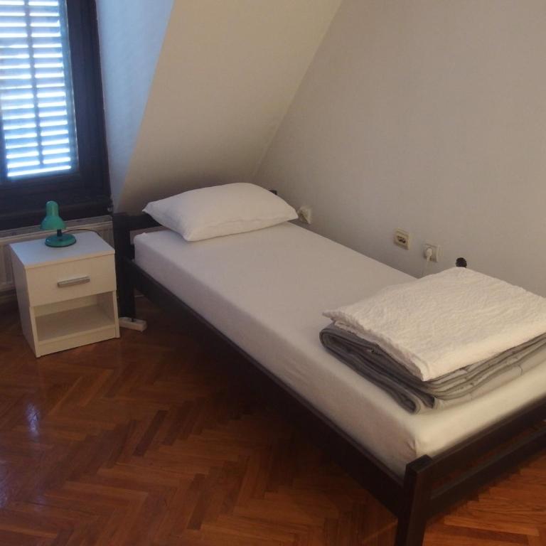 City Centre Hostel - Single Bed in Female Dormitory Room - 4