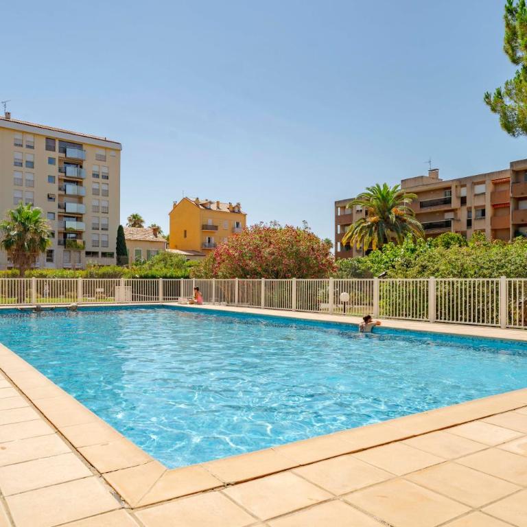 Studio Nero, Cozy avec piscine, au centre de Hyères - One-Bedroom Apartment - 3