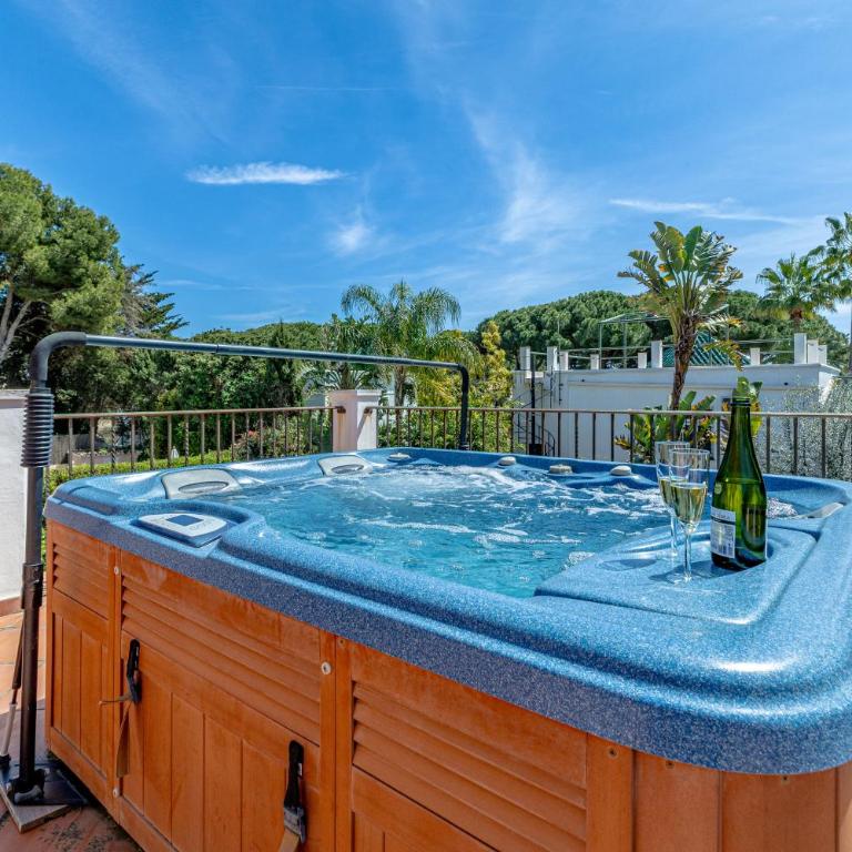 Luxury Villa, Heated pool, Next to the beach - Villa - 3