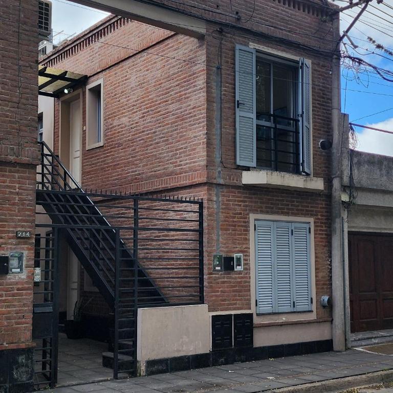 Departamento Centrico con vista única a Plaza Sarmiento - Apartamento de 1 dormitorio - 15