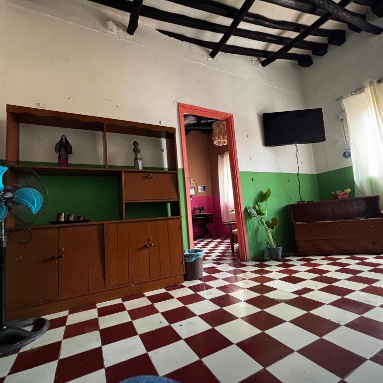 Casona del Negro Aguilar - Habitación Familiar con balcón - 11