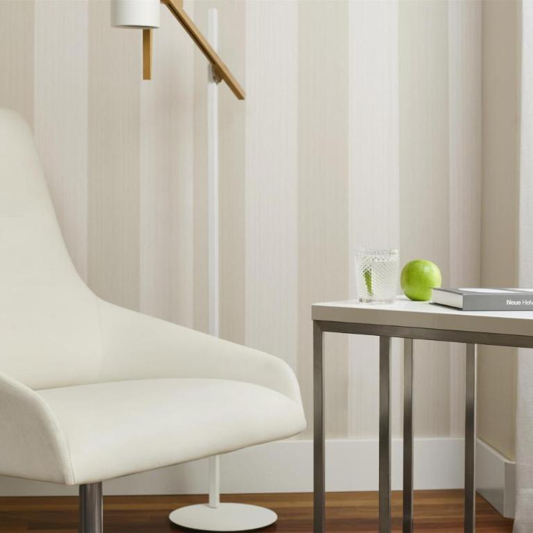 NH Collection Madrid Colón - Superior Double or Twin XL Room - 6