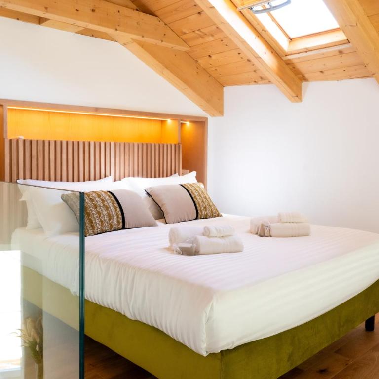 Marmori Suites Cagliari - Camera King con Vasca Idromassaggio - 4