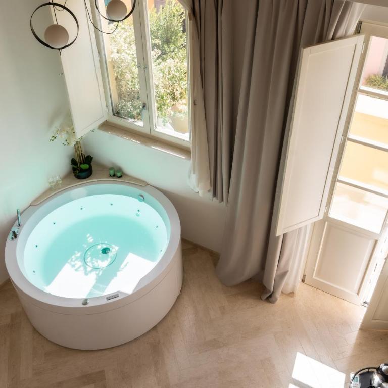 Marmori Suites Cagliari - Camera King con Vasca Idromassaggio - 1