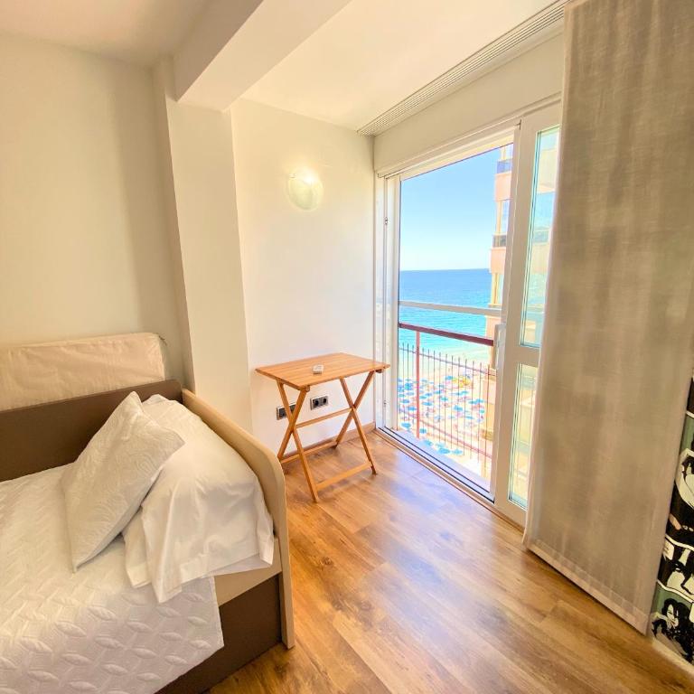 1ª Línea de Levante. Iberia - Apartamento de 2 dormitorios - 10