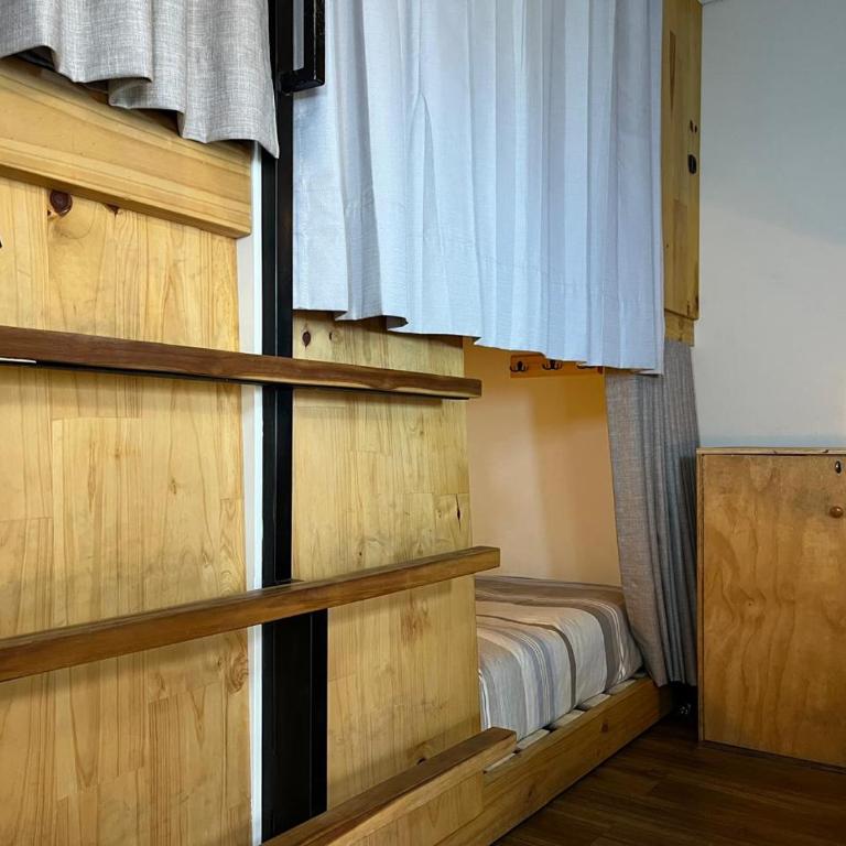 The Cranky Croc Hostel - Bed in 6-Bed Mixed Dormitory Room - 2