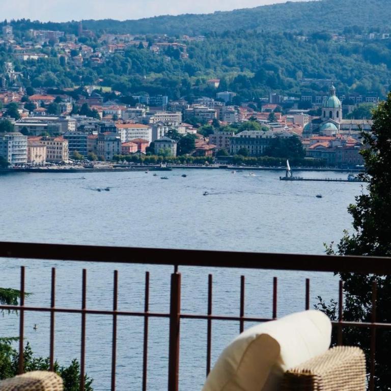 Splendida Vista sul lago - Appartamento con 3 Camere da Letto - 1