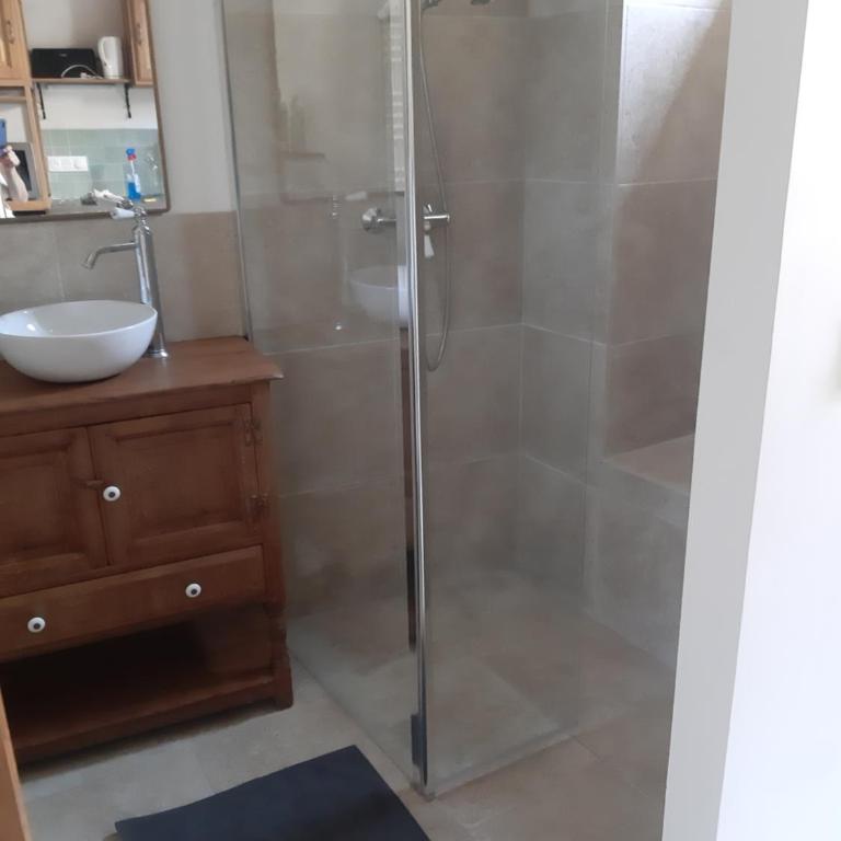 A fleur de rue, authenticité, proximité et accessibilité - Appartement 1 Chambre avec Terrasse - 15