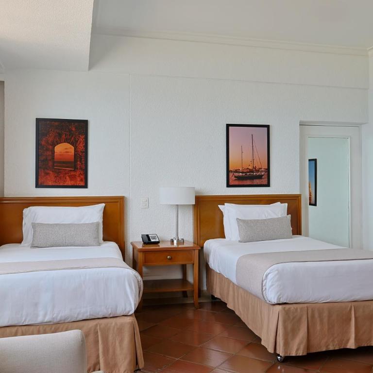 Hotel Almirante Cartagena Colombia - Habitación Doble Superior - 2 camas - 4