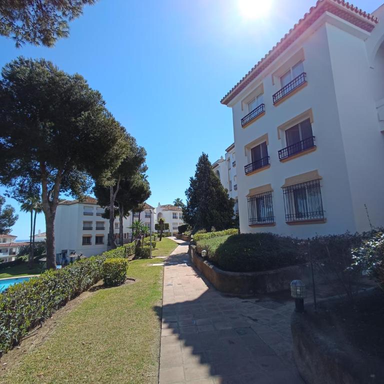 Miraflores Rancho B, Tranquil, 3 Bedroom, Ground floor, Garden Apartment - Apartamento de 3 dormitorios - 1