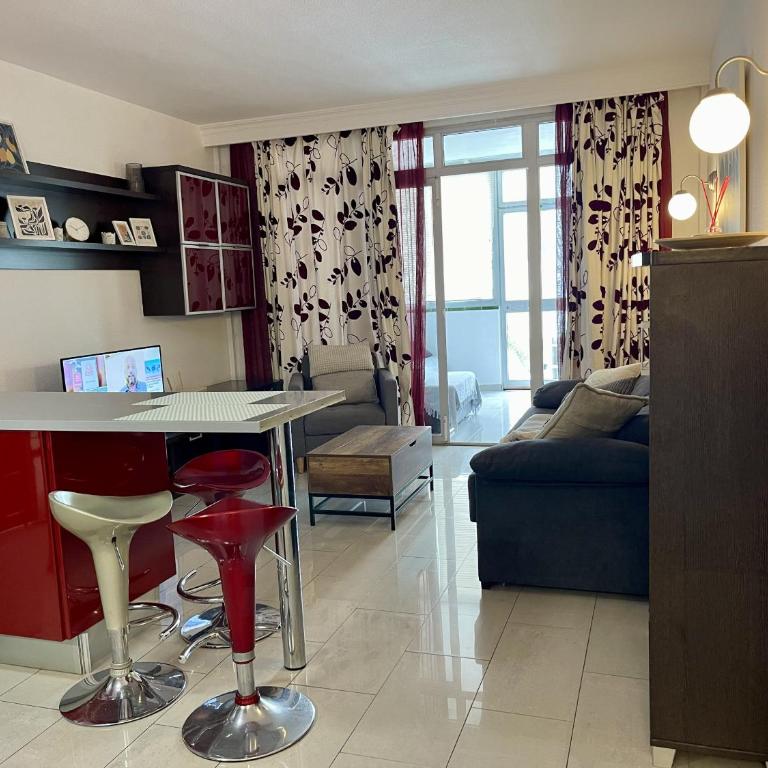 Apt Acogedor con Piscina en Fuengirola - Apartamento de 1 dormitorio - 11