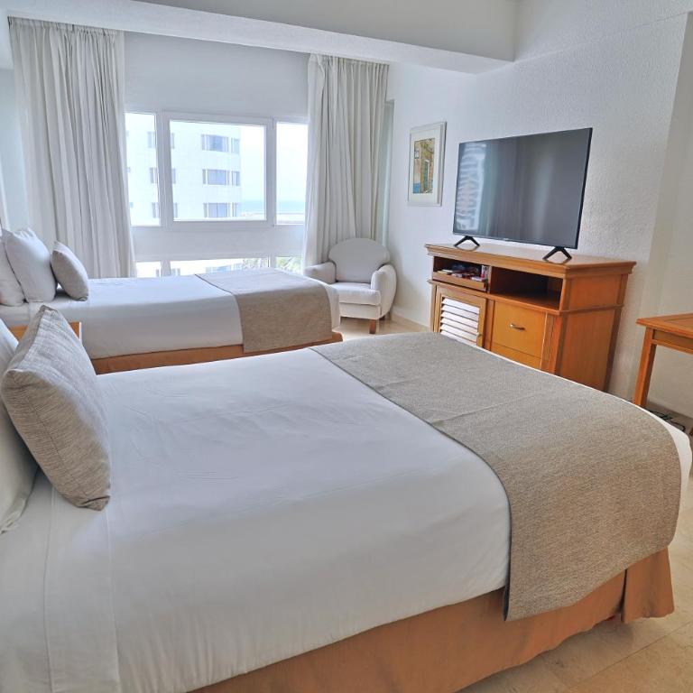 Hotel Almirante Cartagena Colombia - Deluxe Twin Room - 4