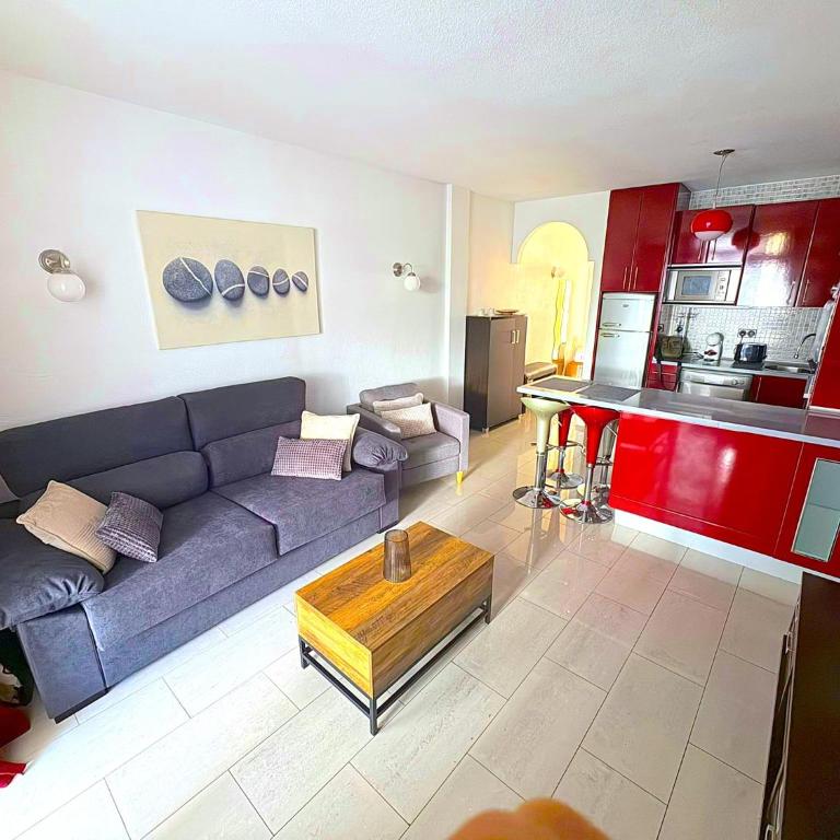 Apt Acogedor con Piscina en Fuengirola - Apartamento de 1 dormitorio - 4